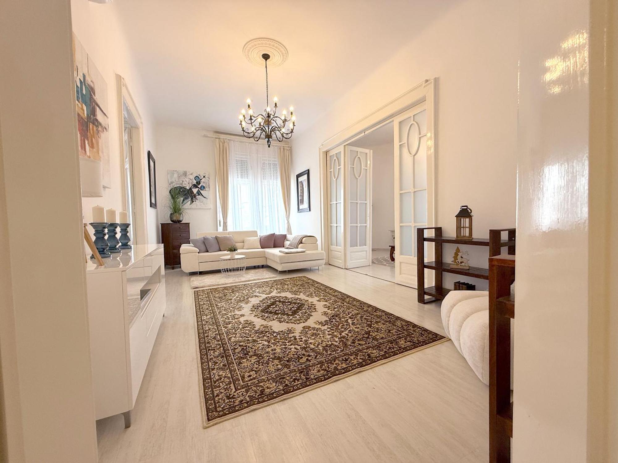 Elegant 125M2 Apartment In Center Of Budapest Exterior photo