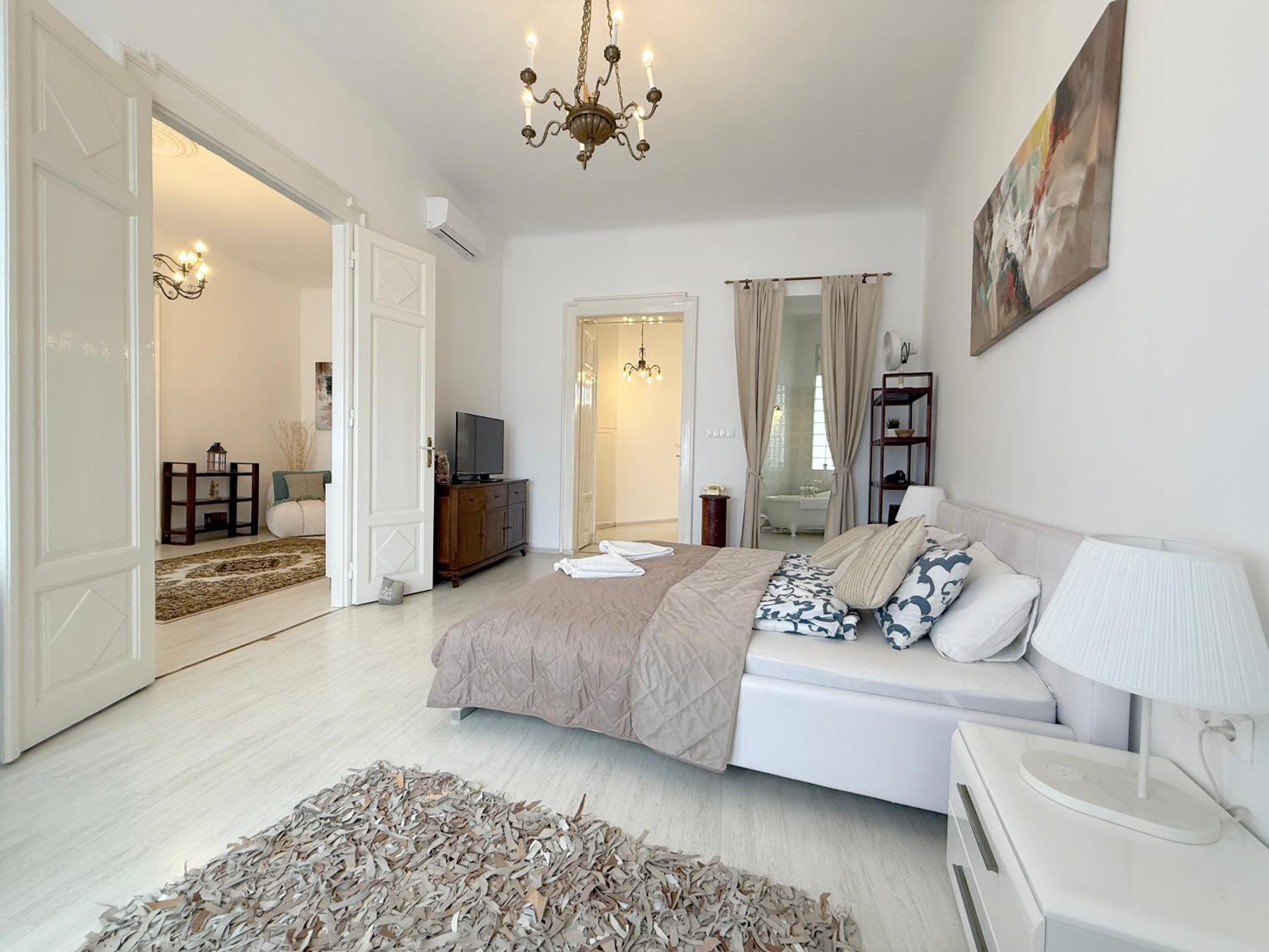 Elegant 125M2 Apartment In Center Of Budapest Exterior photo